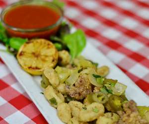 calamari with marinara sauce